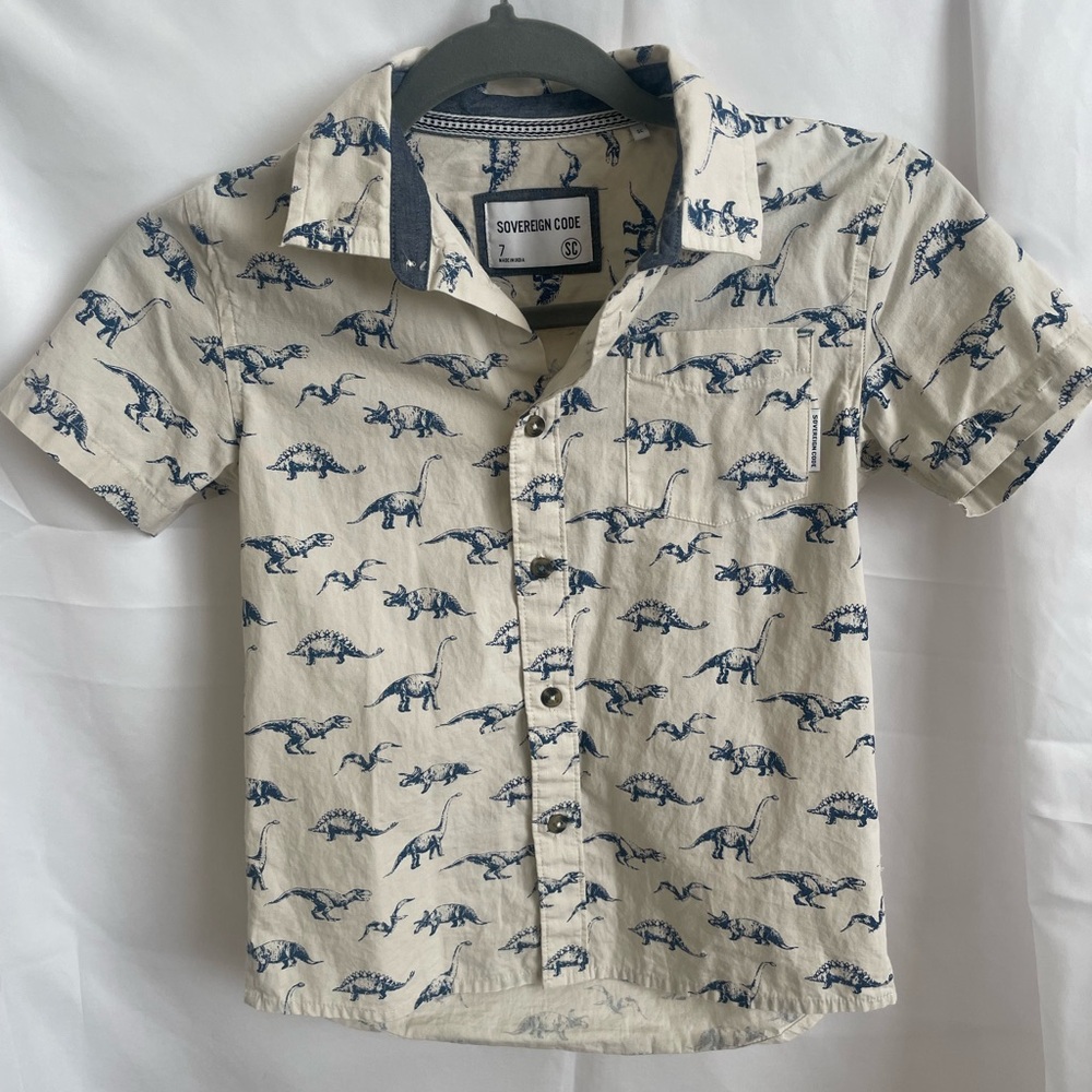Boys Sovereign Code Dinosaur button down shirt. Size 7 SO COOL
